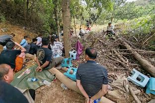 ? Đăng phong tạo cực đăng! Nửa hiệp của Hayden, chế độ tấn công, 18 điểm, 5 bảng, 9 mũ.